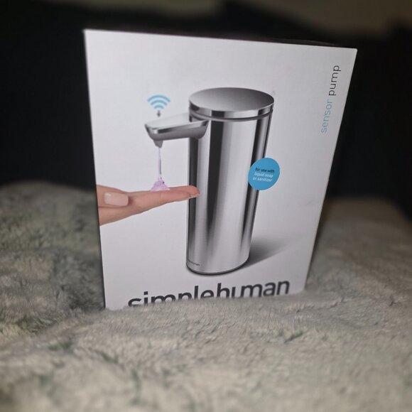 Simple human soap dispenser - Picture 1 of 2
